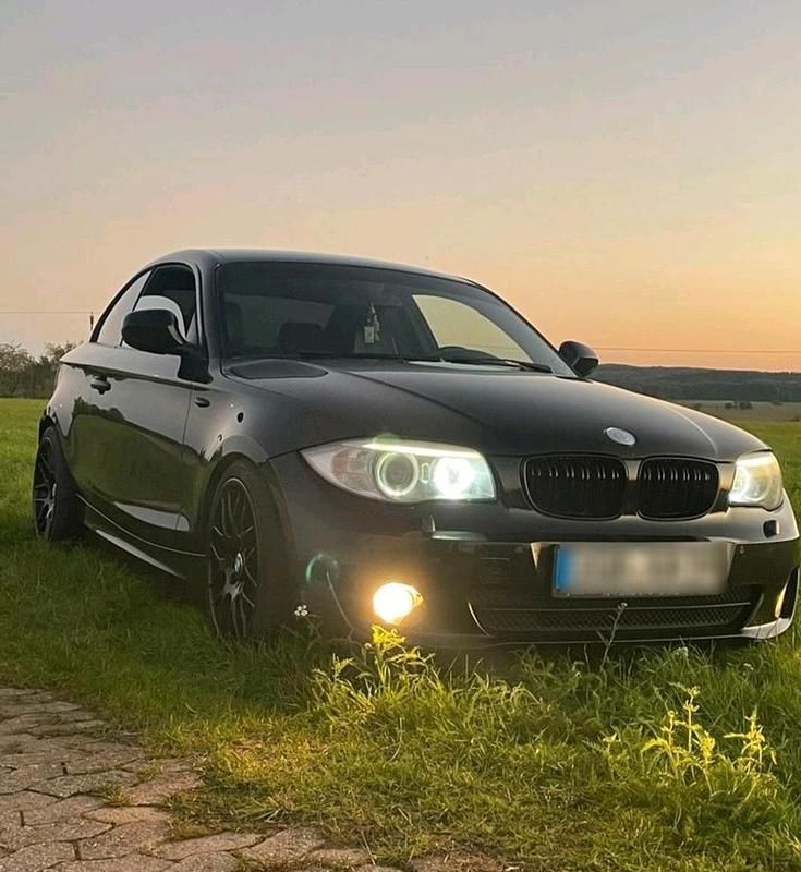Schwarz Gebraucht 2011 BMW 118 Coupé Coupé | 5.000 € (Etwas zu teuer) - Bild 1/4
