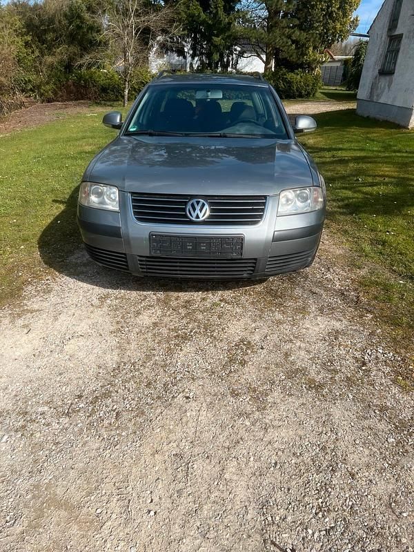 Gebraucht VW Passat 131 PS (96 kW) 2004 Grau Kombi