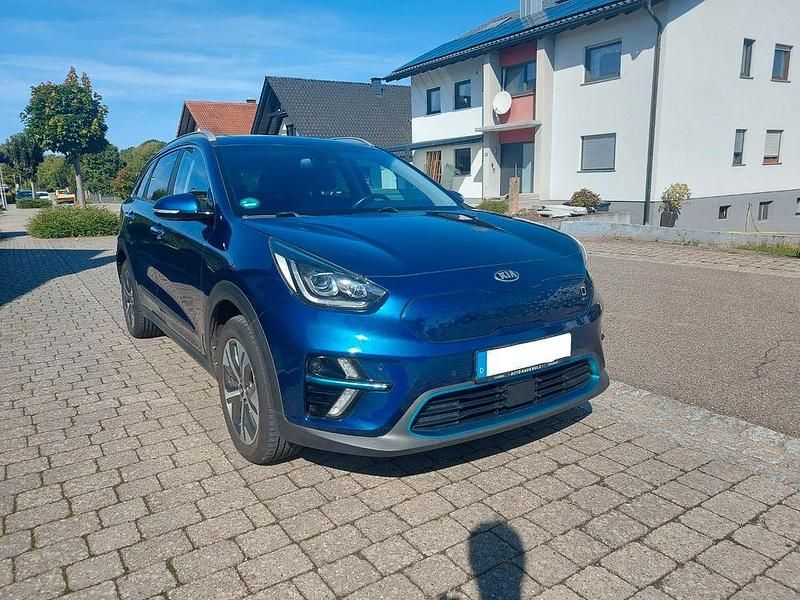 Blau Gebraucht 2021 Kia e-Niro Spirit SUV | 21.000 € (Guter Preis) - Bild 1/4