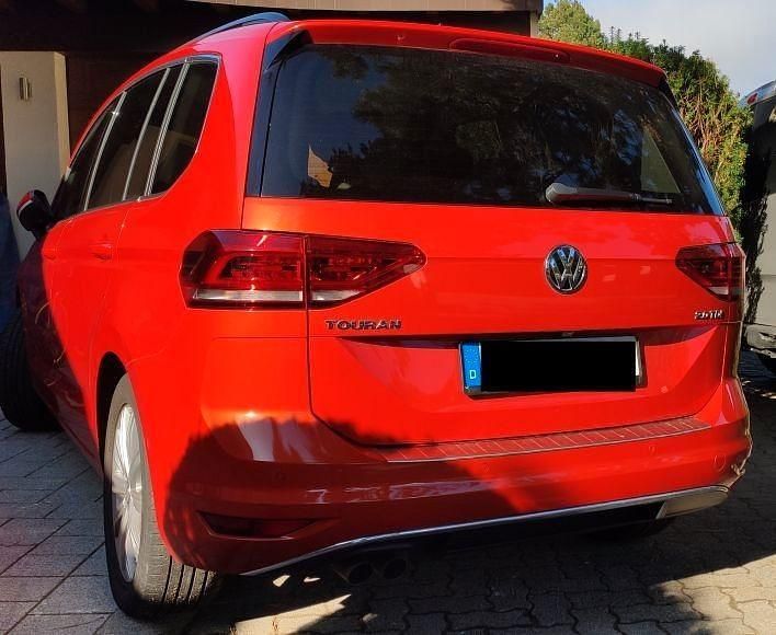Gebraucht VW Touran Highline 150 PS (110 kW) 2017 Orange Van / Kleinbus