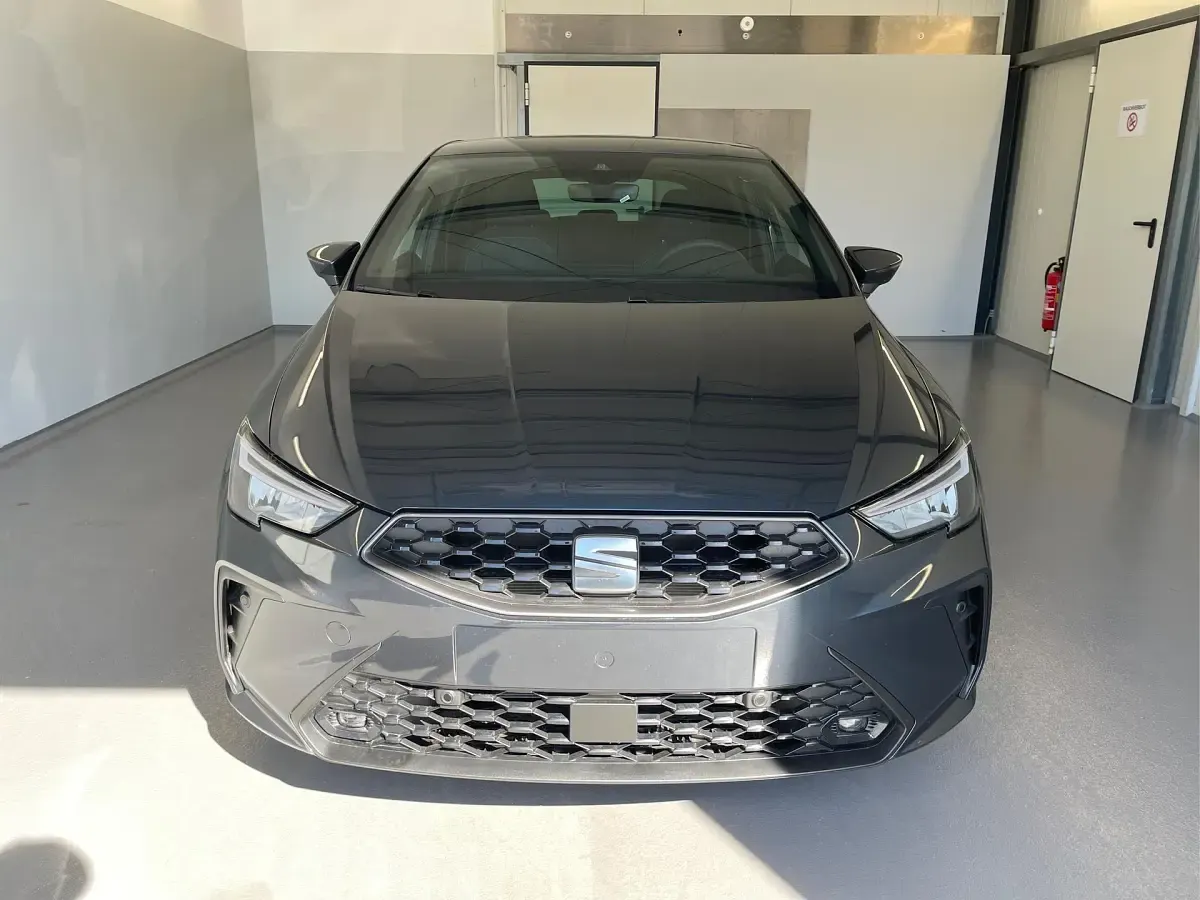 Neu Seat Ibiza CONNECT 80 PS (58 kW) 2026 [s7s7] magnetic grau metallic Kleinwagen