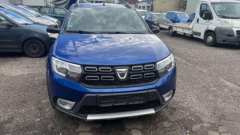 Blau Gebraucht 2020 Dacia Logan MCV Stepway Kombi | 6.900 € (Etwas zu teuer) - Bild 1/4
