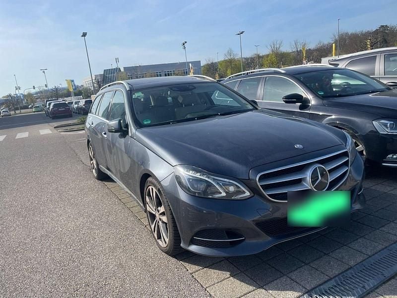Gebraucht Mercedes E350 Avantgarde 258 PS (189 kW) 2015 Grau Limousine