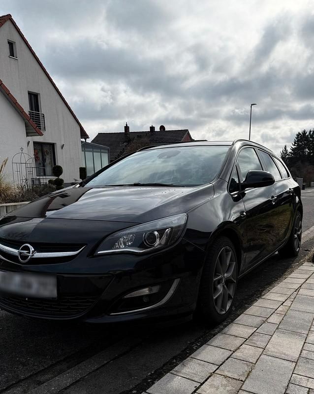 Gebraucht Opel Astra Sport 165 PS (121 kW) 2013 Schwarz Kombi