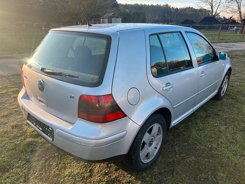 Gebraucht VW Golf IV 125 PS (91 kW) 1998 Silber Kleinwagen