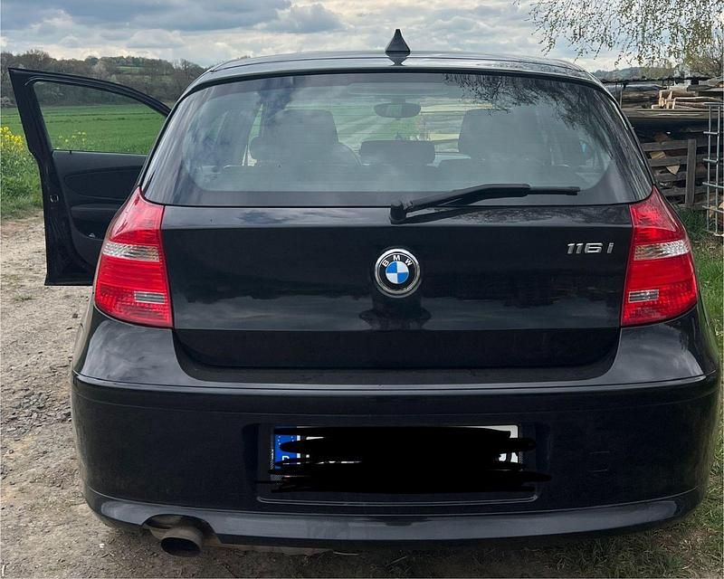 Gebraucht BMW 116 122 PS (89 kW) 2009 Schwarz Kleinwagen