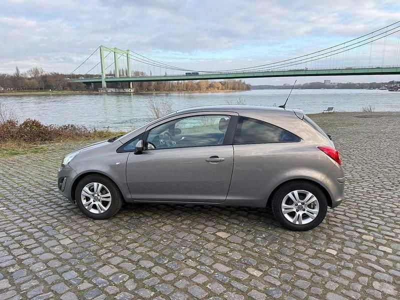 Braun Gebraucht 2013 Opel Corsa Innovation Kleinwagen | 3.500 € (Guter Preis) - Bild 1/4