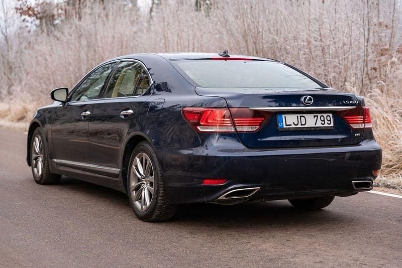 Gebraucht Lexus LS460 360 PS (264 kW) 2013 Blau Limousine