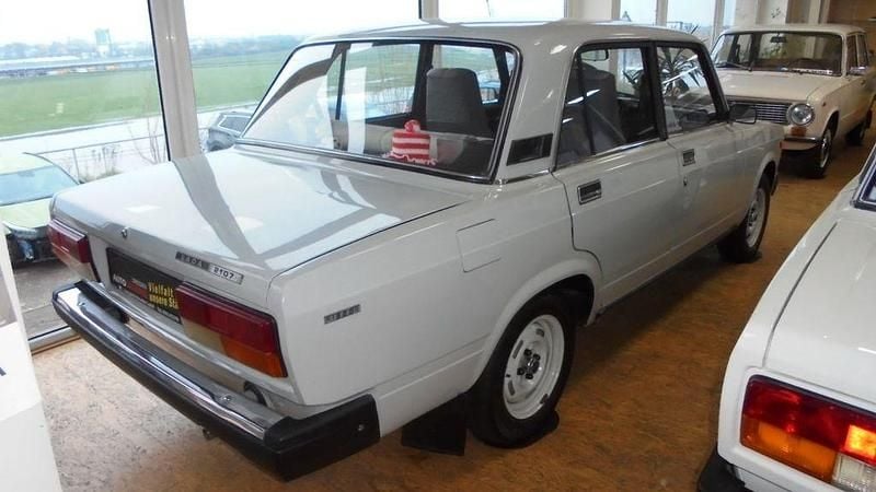 Gebraucht Lada 2107 75 PS (55 kW) 1990 Grau Limousine