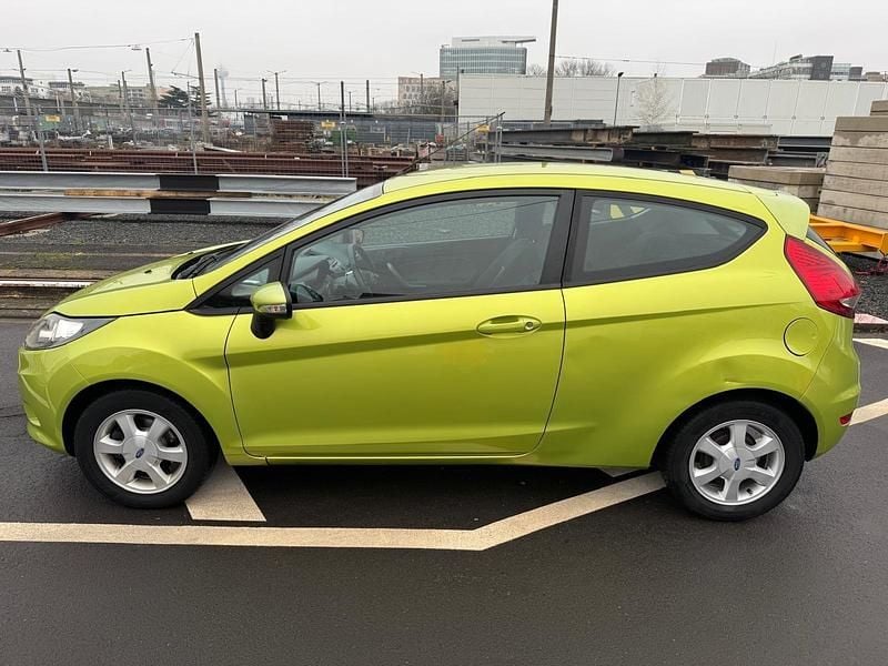 Grün Gebraucht 2010 Ford Fiesta Trend Kleinwagen | 2.000 € (Fairer Preis) - Bild 1/4