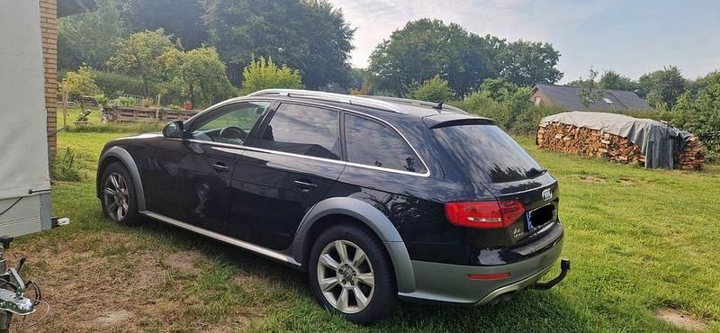 Schwarz Gebraucht 2011 Audi A4 Allroad Kombi | 7.800 € (Guter Preis) - Bild 1/4