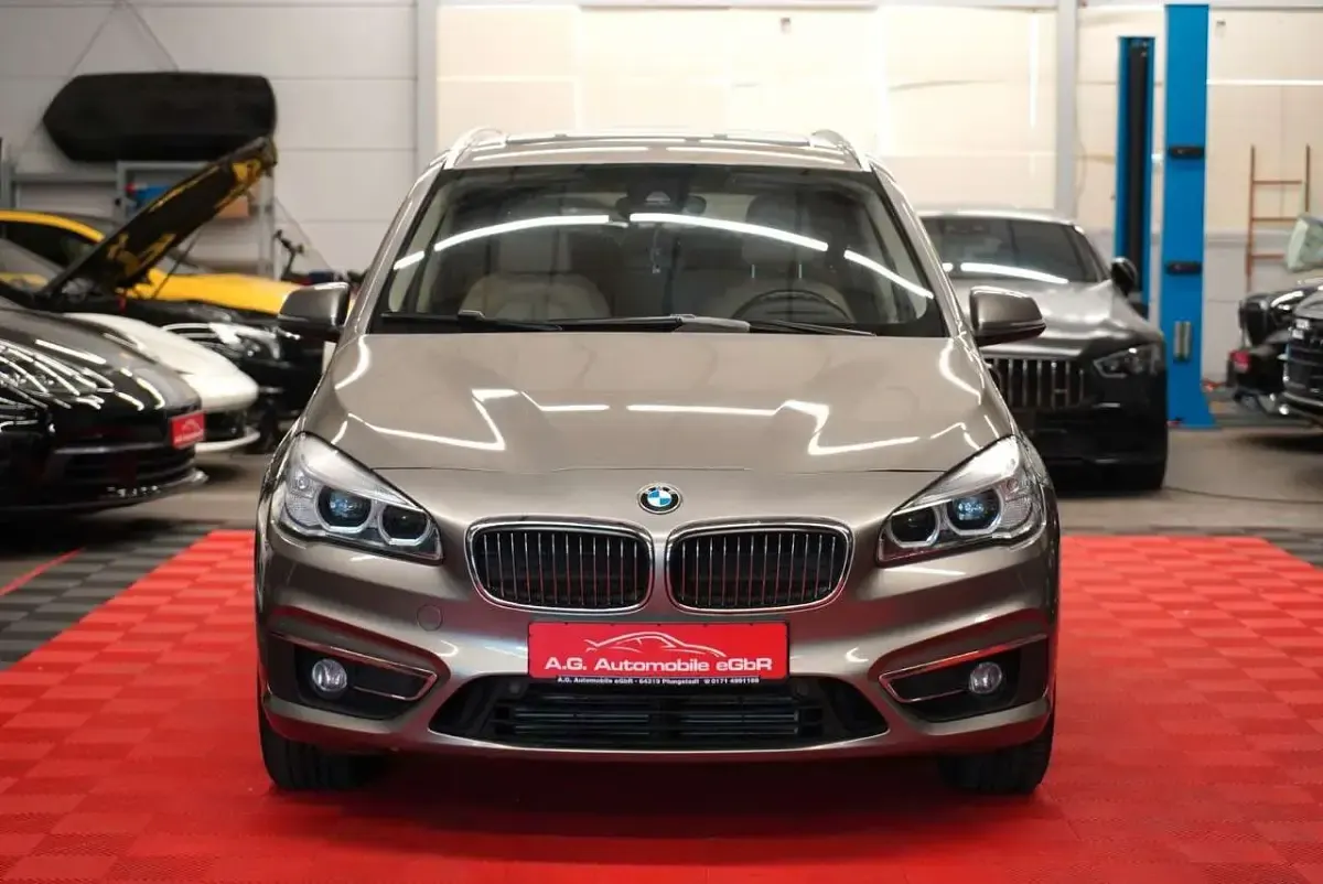 Gebraucht BMW 220 Luxury Line 190 PS (139 kW) 2015 Platinsilber Van / Kleinbus