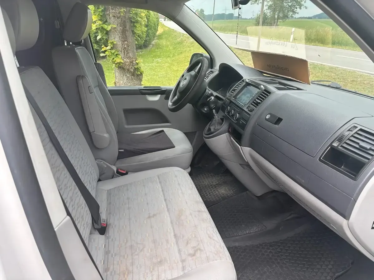 Gebraucht VW Multivan 140 PS (102 kW) 2011 Weiß Van / Kleinbus