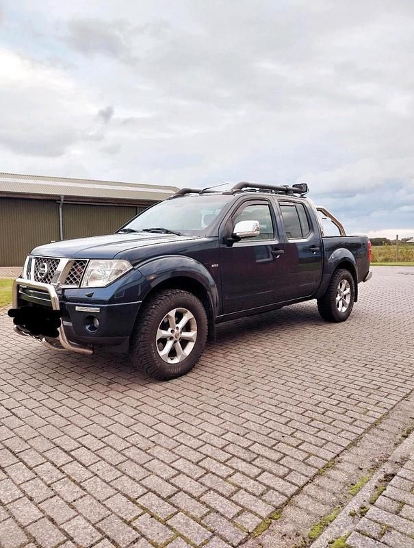 Blau Gebraucht 2009 Nissan Navara Abholung | 11.000 € (Fairer Preis) - Bild 1/4