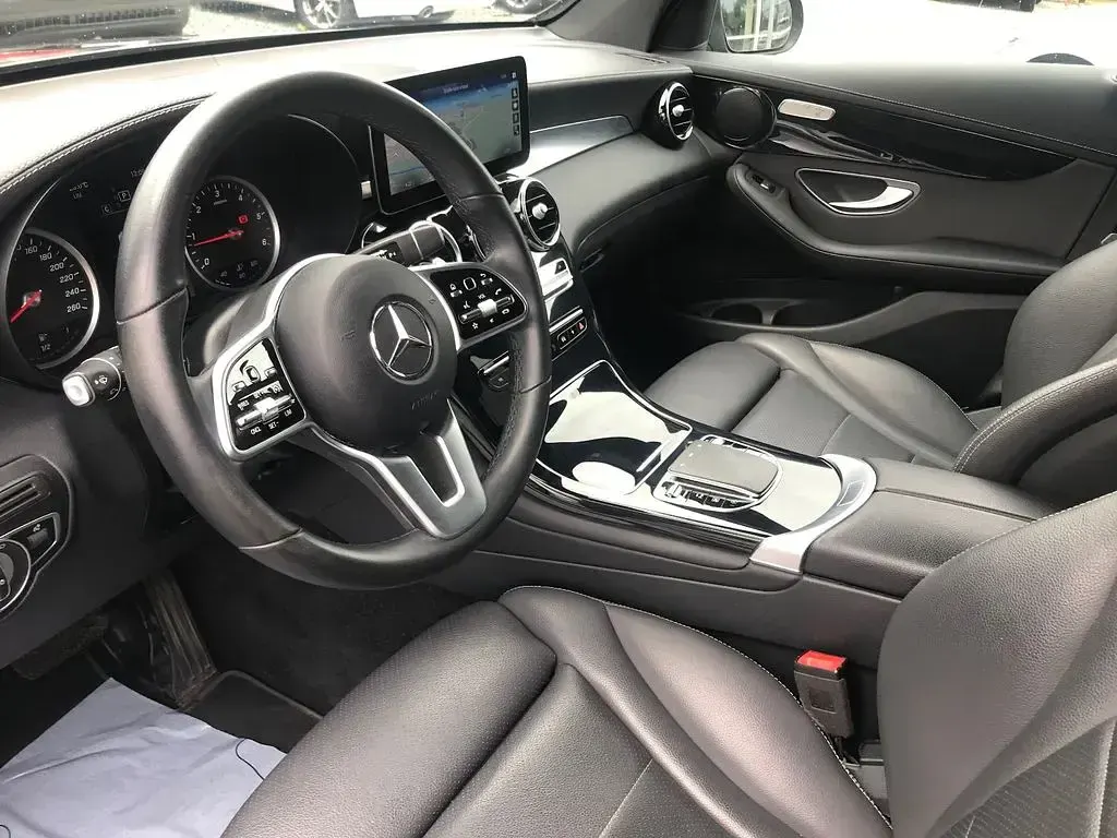 Gebraucht Mercedes GLC220 194 PS (142 kW) 2022 Grau SUV