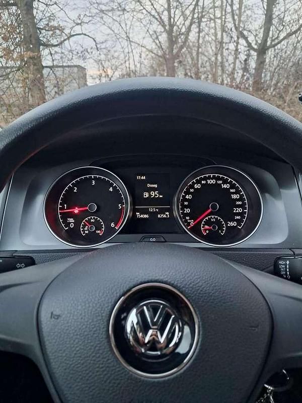 Gebraucht VW Golf VII Trendline 110 PS (80 kW) 2016 Schwarz Kombi