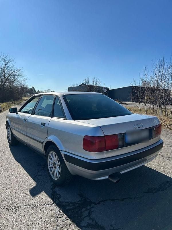 Second-hand Audi 80 116 CP (85 kW) 1994 Argintiu Berlinǎ