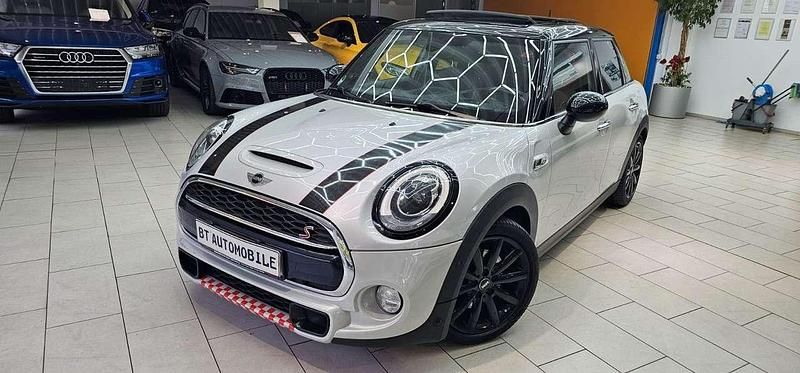 White silver metallic Gebraucht 2017 Mini Cooper S Kleinwagen | 16.990 € (Fairer Preis) - Bild 1/4