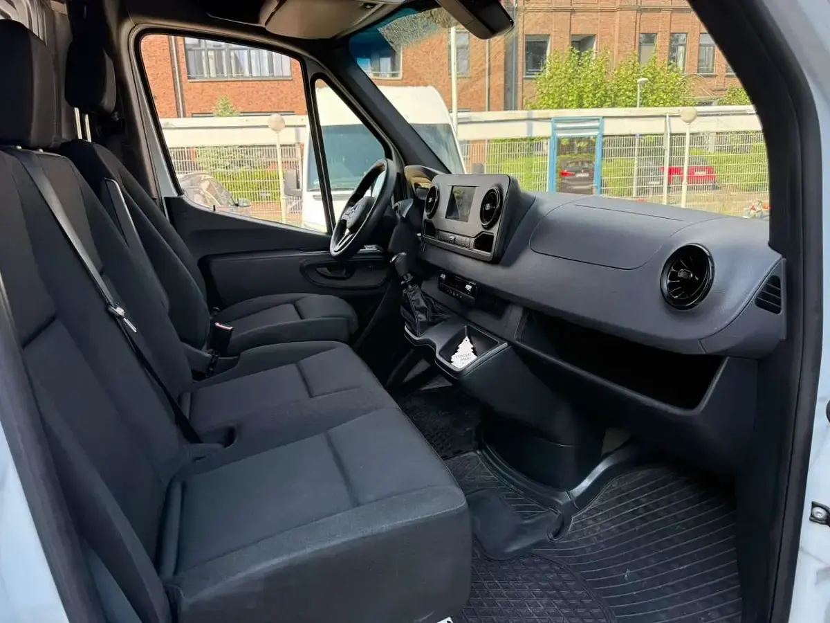 Gebraucht Mercedes Sprinter 150 PS (110 kW) 2021 Arktikweiss Van