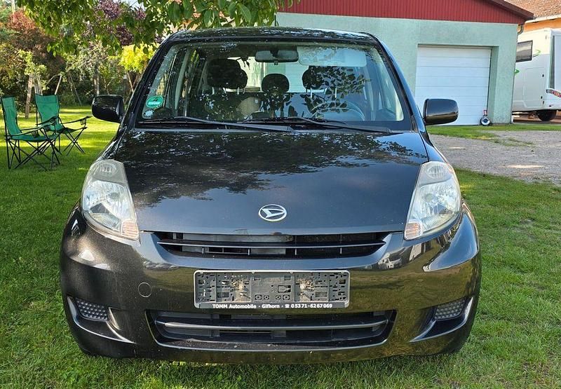 Gebraucht Daihatsu Sirion 69 PS (50 kW) 2008 Schwarz Kleinwagen