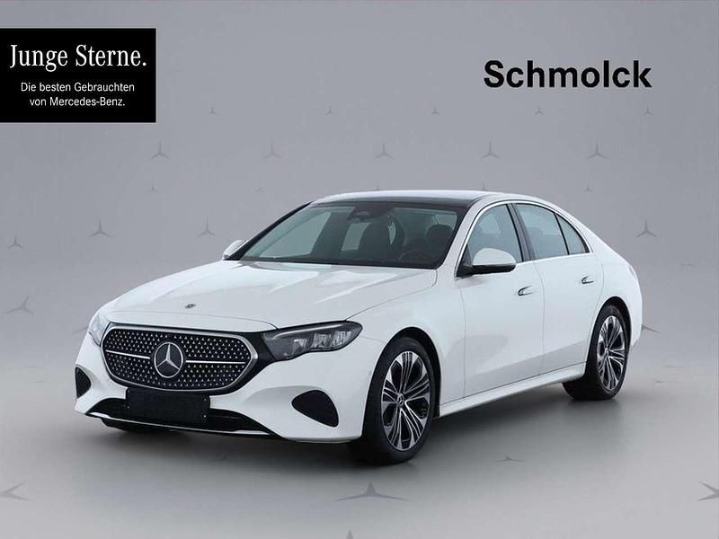 Andere farbe Gebraucht 2023 Mercedes E220 Avantgarde Limousine | 51.900 € (Etwas zu teuer) - Bild 1/4