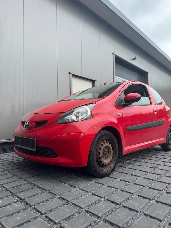 Rot Gebraucht 2008 Toyota Aygo Kleinwagen | 950 € (Superpreis) - Bild 1/4