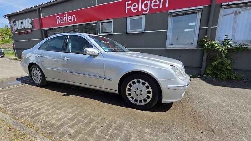 Occasion Mercedes E240 Elegance 177 ch (130 kW) 2002 Gris Berline