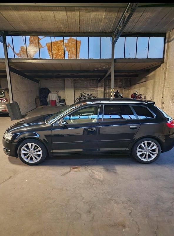 Second-hand Audi A3 S-Line 125 CP (91 kW) 2012 Negru Hatchback