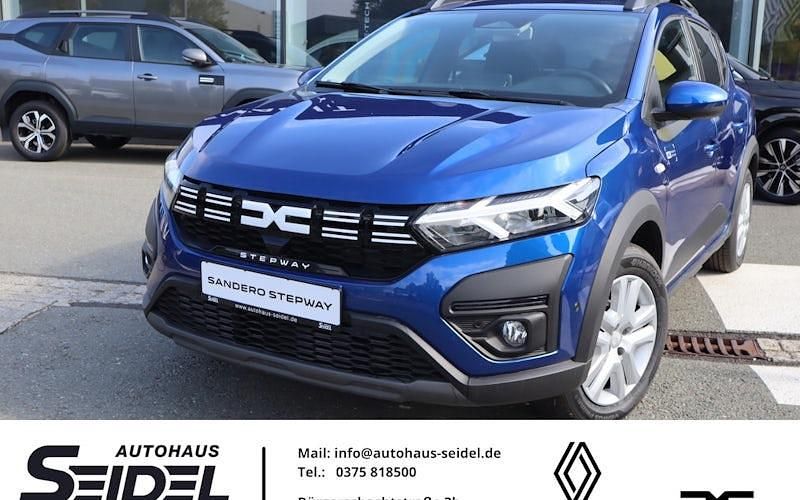 Blau Neu 2025 Dacia Sandero Expression Kleinwagen | 16.987 € - Bild 1/4