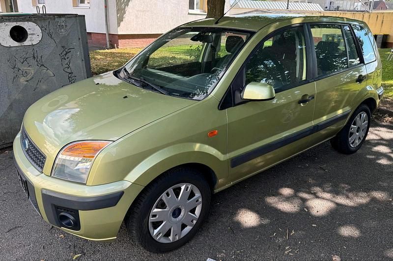 Grün Gebraucht 2007 Ford Fusion Kombi | 2.850 € (Fairer Preis) - Bild 1/4