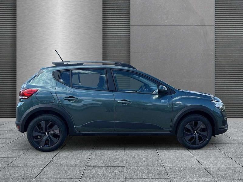 Zedergrün Neu 2025 Dacia Sandero Expression Kleinwagen | 20.290 € (Fairer Preis) - Bild 1/4