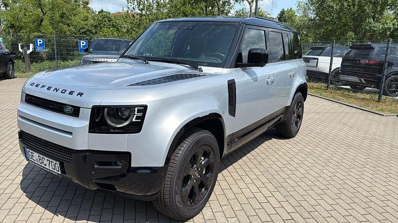 Silber Gebraucht 2024 Land Rover Defender SE Dynamic SUV | 73.950 € - Bild 1/4
