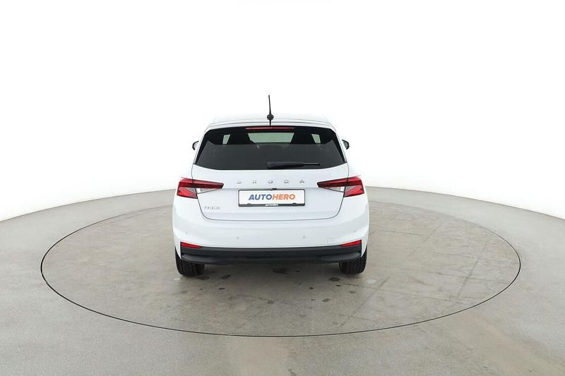 Gebraucht Skoda Fabia Ambition 150 PS (110 kW) 2022 Weiß Limousine