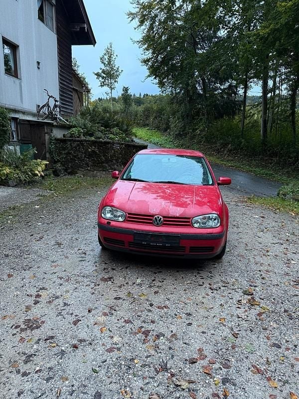Gebraucht VW Golf IV 75 PS (55 kW) 2001 Rot Kleinwagen