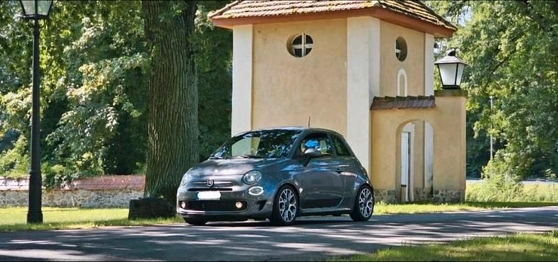 Grau Gebraucht 2016 Fiat 500S Sport Kleinwagen | 8.490 € (Fairer Preis) - Bild 1/4