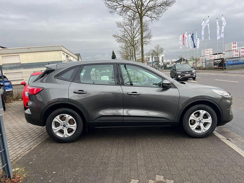 Gebraucht Ford Kuga Cool & Connect 150 PS (110 kW) 2022 Grau SUV