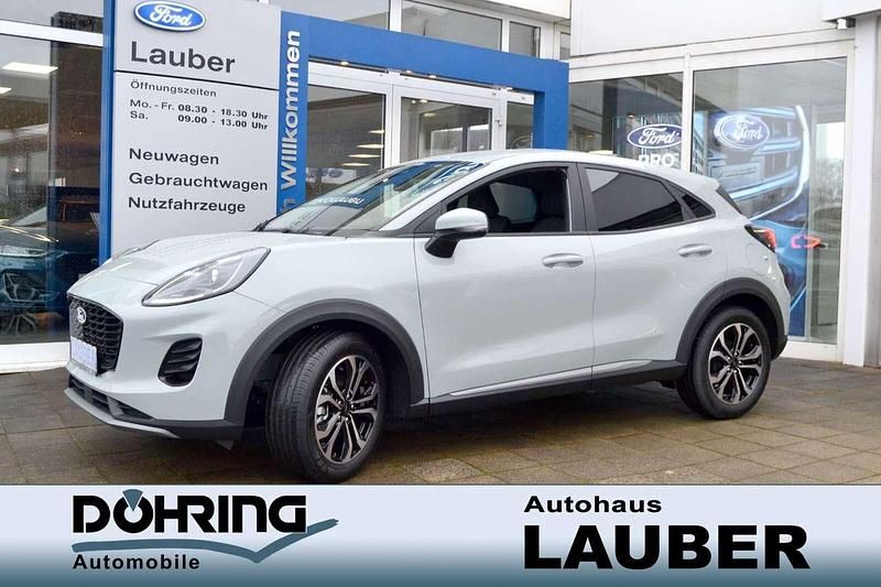 Grau Neu 2025 Ford Puma Gen-E Titanium SUV | 26.575 € - Bild 1/4