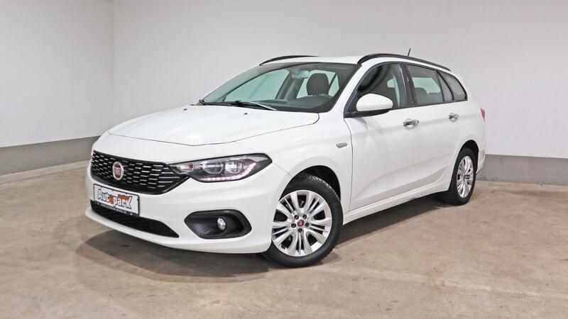 Weiß Gebraucht 2017 Fiat Tipo Lounge Kombi | 8.200 € (Guter Preis) - Bild 1/4
