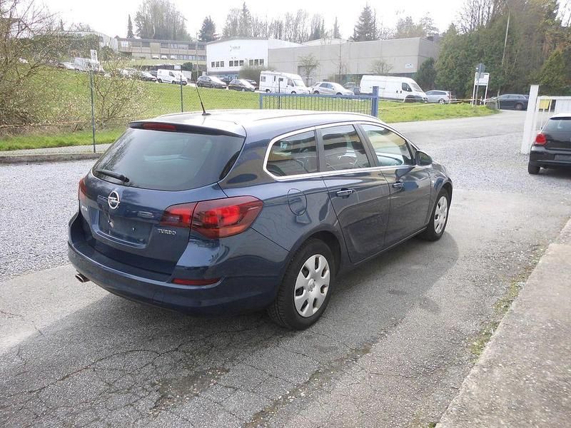 Gebraucht Opel Astra 179 PS (131 kW) 2011 Blau Limousine