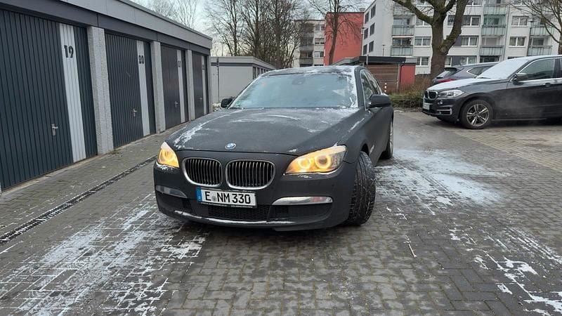 Schwarz Gebraucht 2012 BMW 730 M Sport Limousine | 12.300 € (Guter Preis) - Bild 1/4