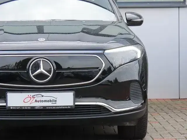 Gebraucht Mercedes EQA250 139 kW (190 PS) 2023 Schwarz SUV