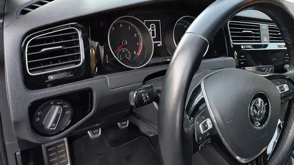Gebraucht VW Golf VII Join 131 PS (96 kW) 2018 Schwarz Limousine