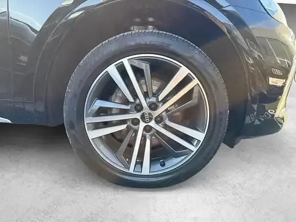 Używany Audi Q5 Ambiente 286 KM (210 kW) 2023 Czarny SUV