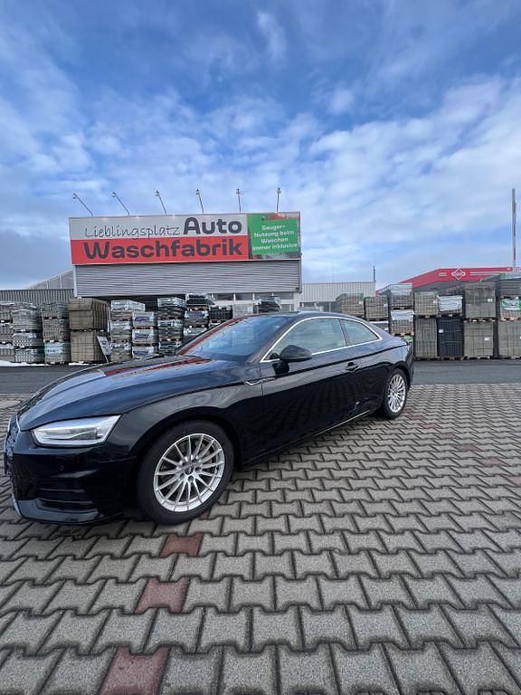 Gebraucht Audi A5 Ambiente 190 PS (139 kW) 2017 Schwarz Coupé