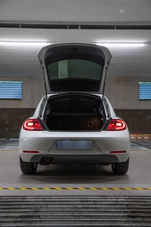 Gebraucht VW Beetle Design 140 PS (102 kW) 2013 Weiß Kleinwagen