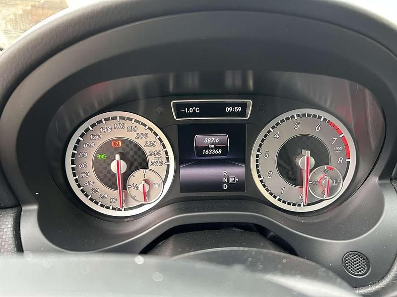 Gebraucht Mercedes A250 211 PS (155 kW) 2014 Rot Kleinwagen