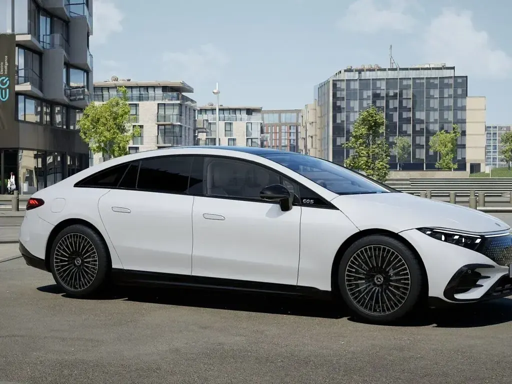 Gebraucht Mercedes EQS580 AMG 384 kW (523 PS) 2024 Weiß Limousine