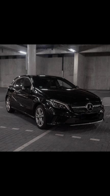 Gebraucht Mercedes A200 156 PS (114 kW) 2017 Schwarz Limousine