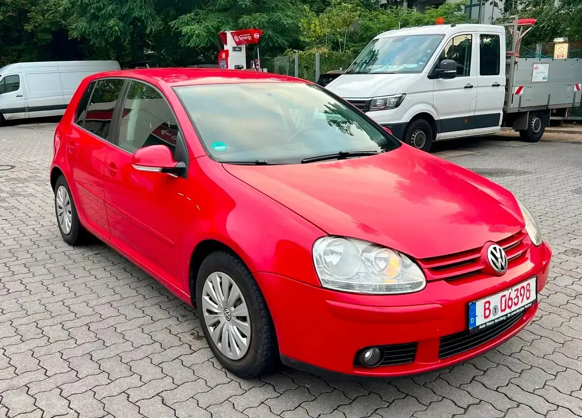 Gebraucht VW Golf VI 102 PS (75 kW) 2008 Rot Kleinwagen