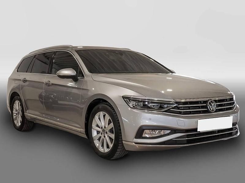 Gebraucht VW Passat Elegance 150 PS (110 kW) 2024 Silber Kombi